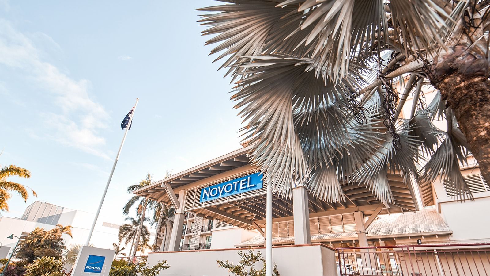 Novotel Cairns Oasis Resort