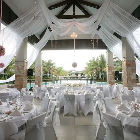 Elegant weddings at Pullman Port Douglas sea temple resort and spa