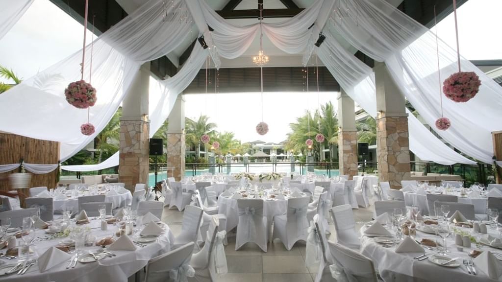 Elegant weddings at Pullman Port Douglas sea temple resort and spa