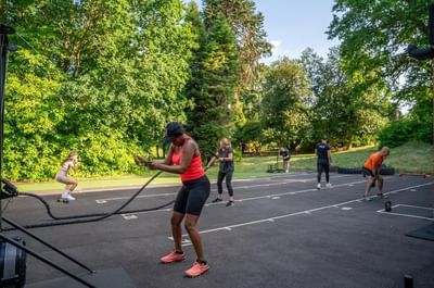 outdoor workout class at eastv park gym in wokingham