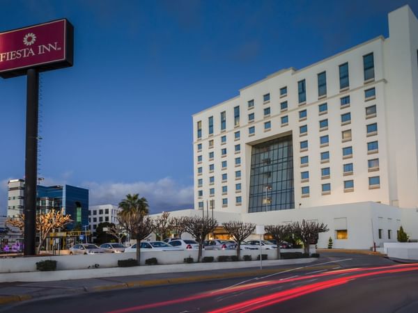 Exterior view of entrance to Fiesta Inn Ciudad Juarez