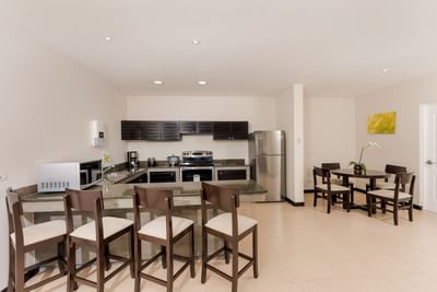 Estrella Doble Master Suite interior at Villas Sol Beach Resort
