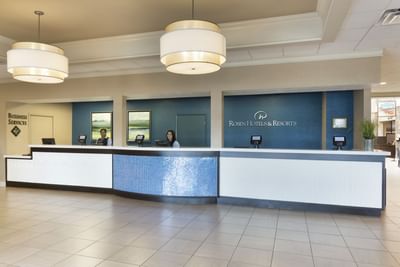 Interior of the spacious reception area at Rosen Inn International