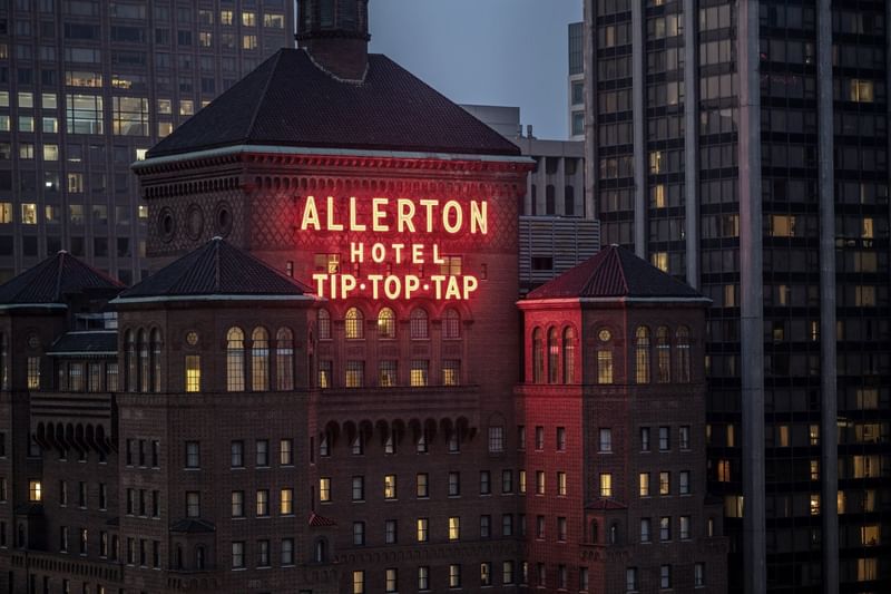 Allerton Hotel Tip-Top-Tap neon signage on a building at Warwick Allerton Chicago