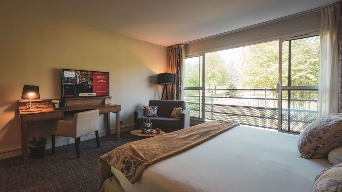 Chambre Deluxe avec vue sur le parc du Domaine ou privilège avec vue sur le Casino.