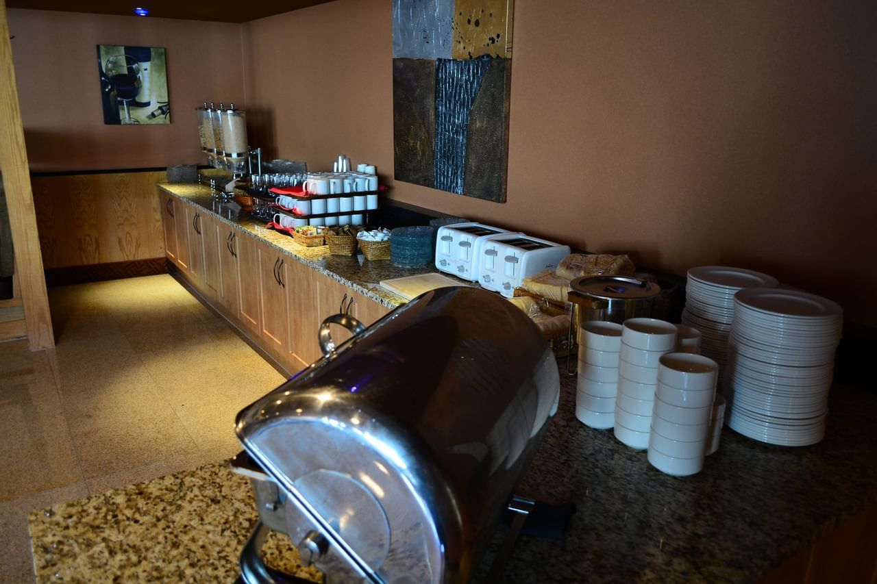 Coast Discovery Inn - Breakfast Buffet(2)