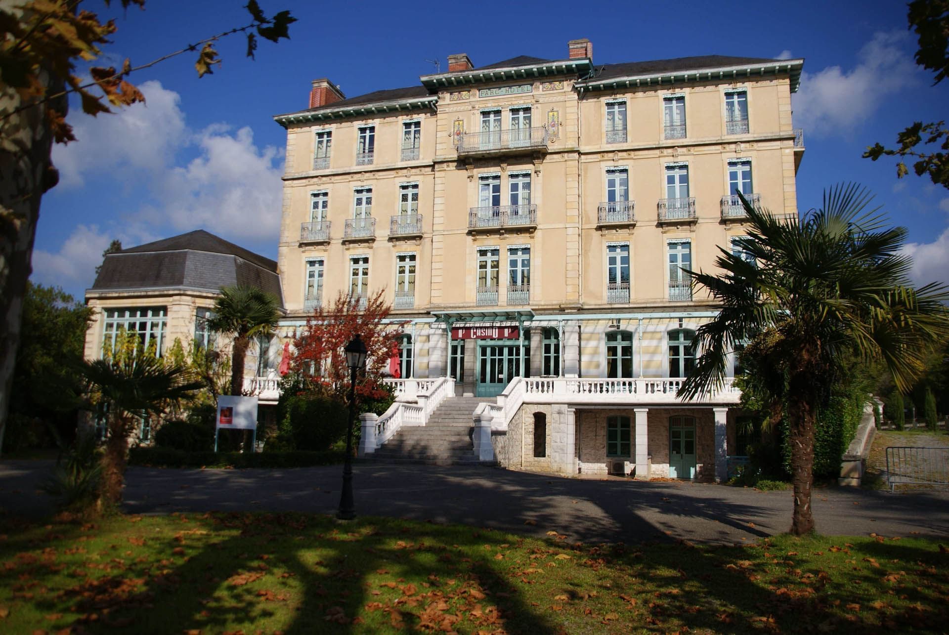 Hôtel du Parc in Salies-de-Béarn, France