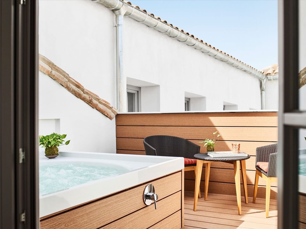 Accommodation at Gran Hotel Inglés in Madrid