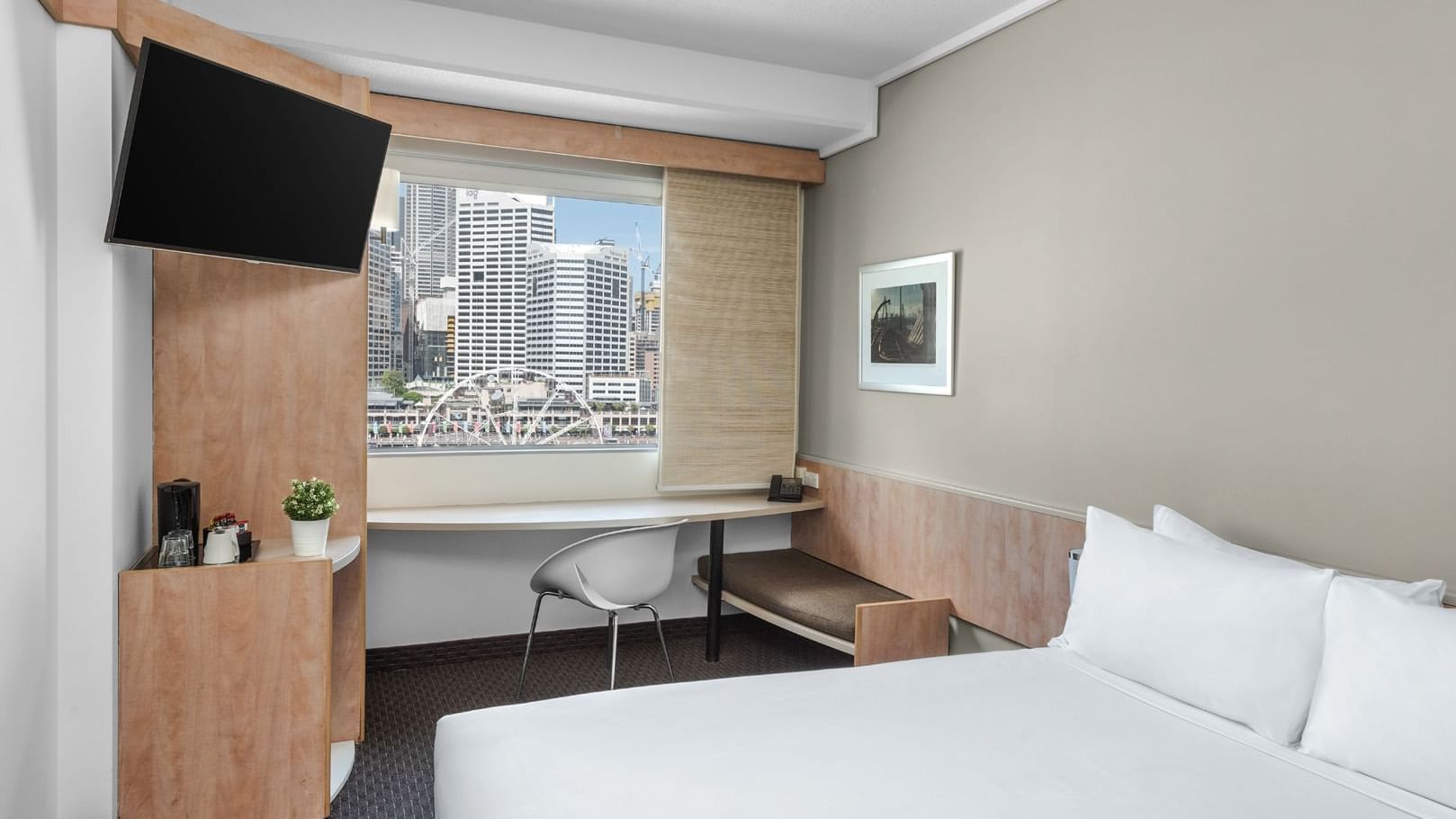Superior., 1 Queen Bed, Darling Harbour View