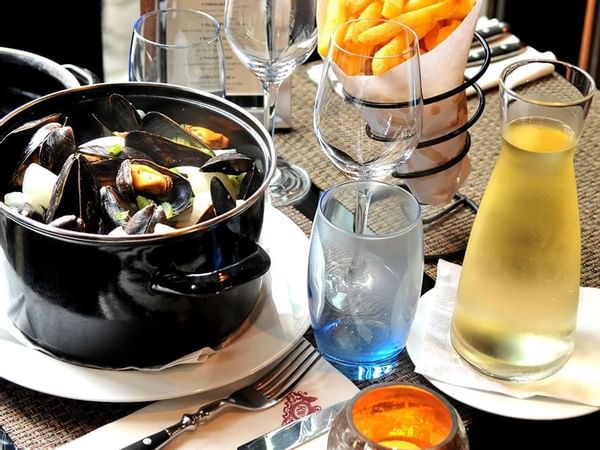 Steamed Mussels in Chutney's Restaurant at Warwick Brussels 