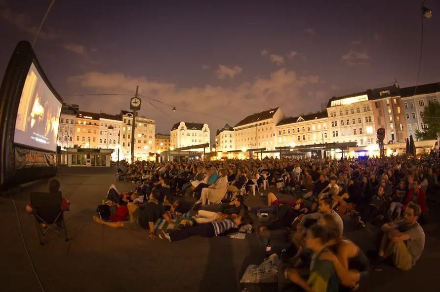 Free travelling open air cinema presenting films at unique outdoor locations across Vienna in a relaxed summer atmosphere