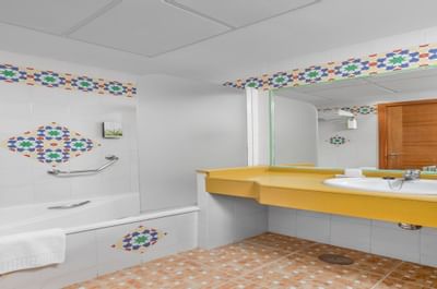 Sahara Sunset Two Bedroom Bathroom