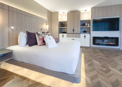 Premium Harbour Suite in Victoria