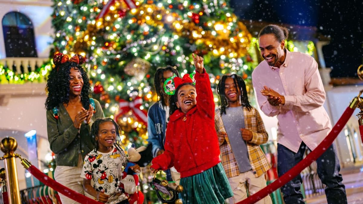 A Season to Sparkle: Christmas Festivities at The Grove Resort & Water Park Orlando