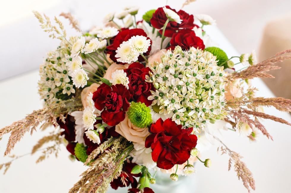 beautiful floral centrepiece at villiers hotel in buckinghamshire