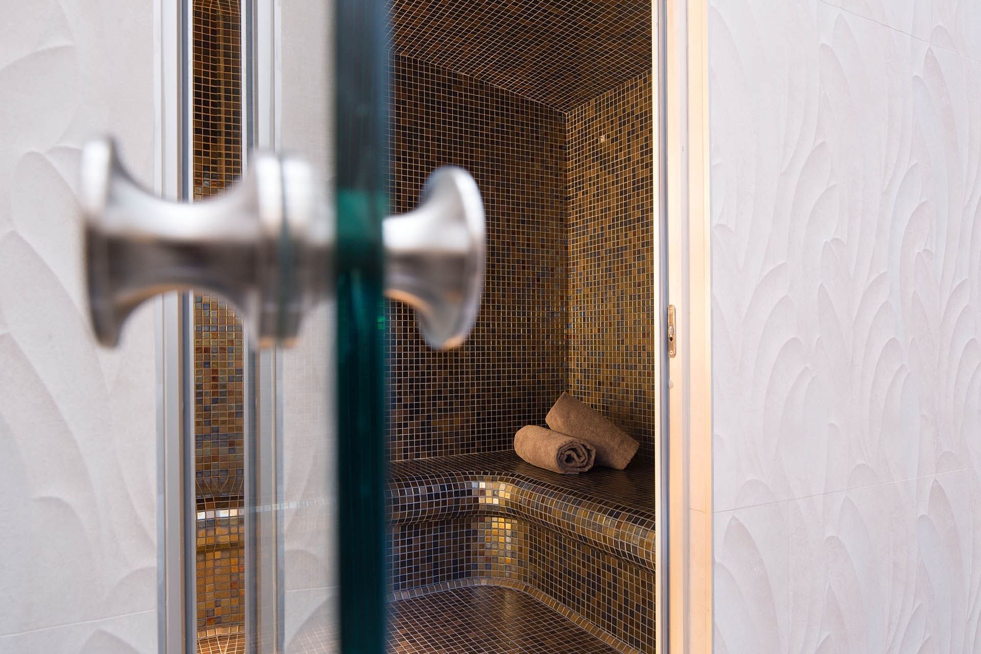 Intérieur du Hammam à l'Oceania L'Univers Tours