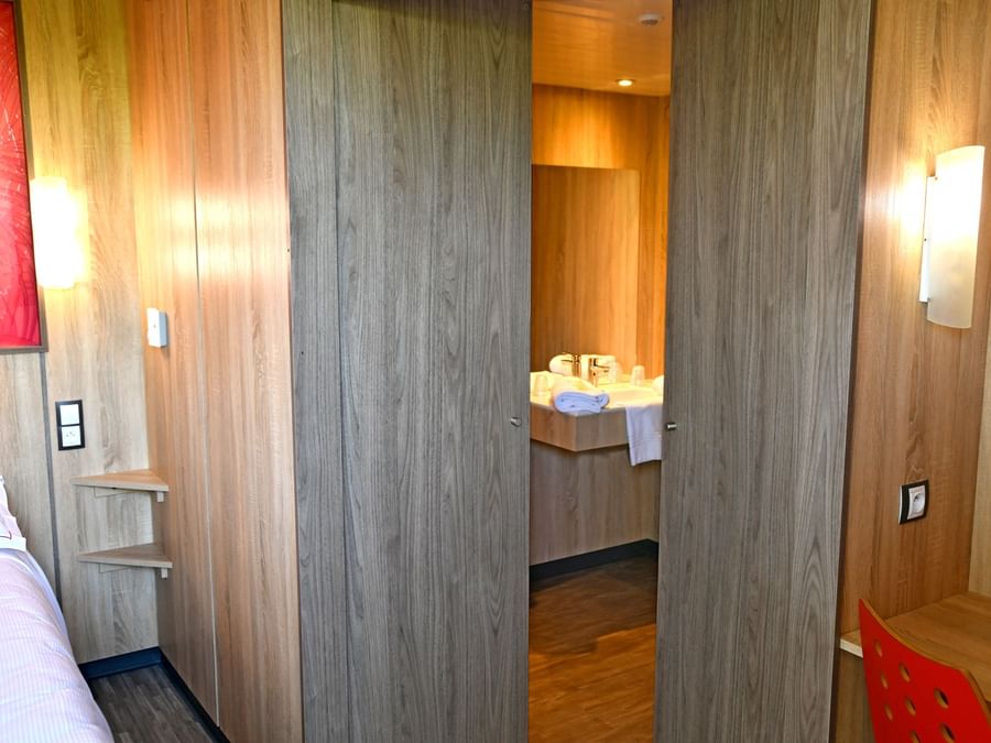 Room at Hotel Aurillac Airport