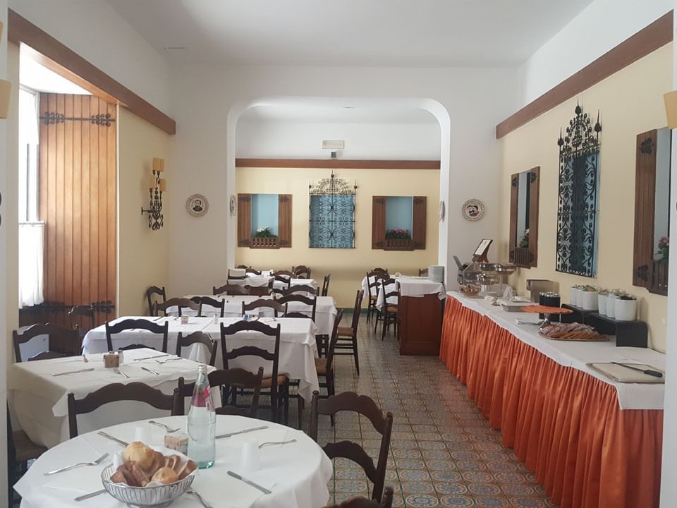 Spagnola Breaskfast Room in Bettoja Hotels Group