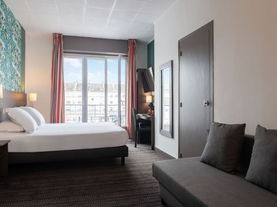 Double Bed and a Sofa Premium Triple Room at Hôtel de l'Europe