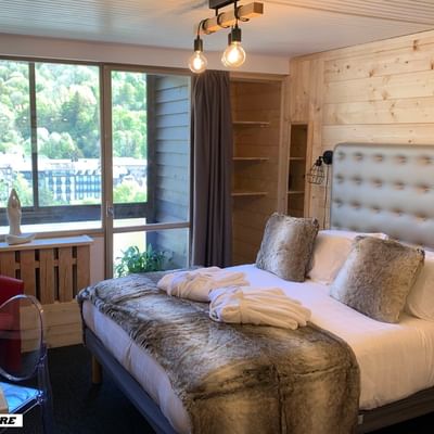 Chambre supérieure vue Vallée avec balcon