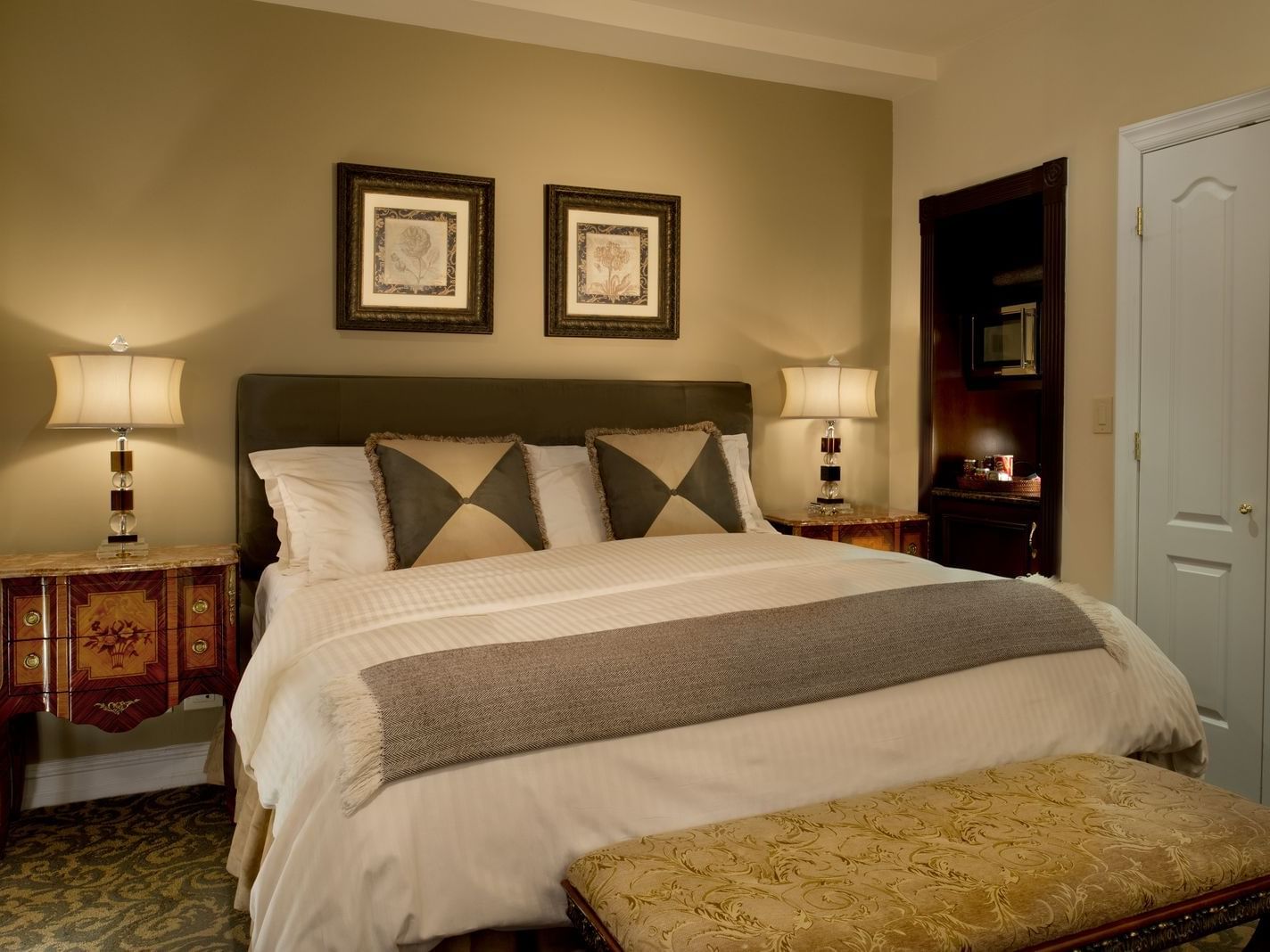 Guestroom with a King Bed at Kimberly Hotel