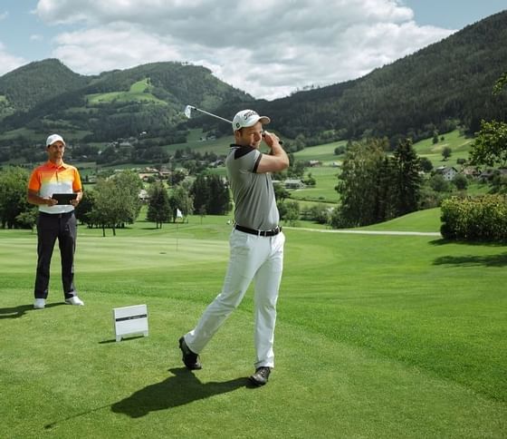Trainerstunden am 18 Loch Golfplatz von Schloss Pichlarn