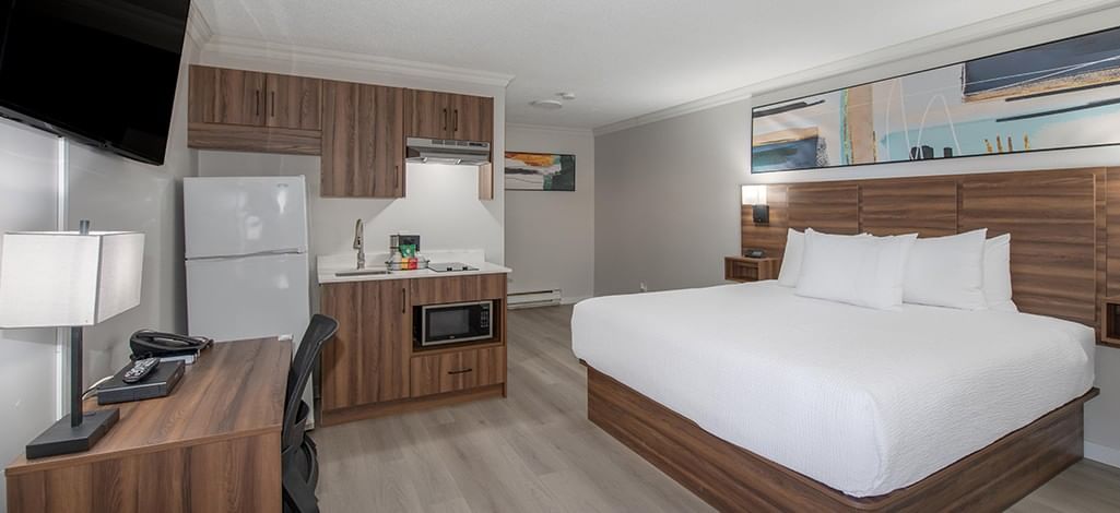 Premium King guest room in Dawson Creek 