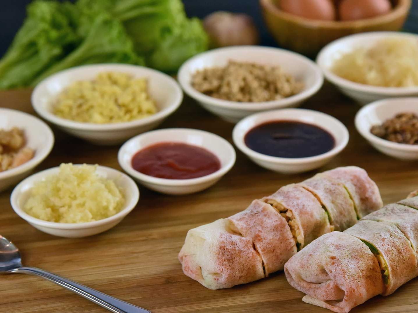 DIY Hokkien Popiah set served at York Hotel Singapore