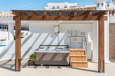 Sahara Sunset Outdoor Whirlpool