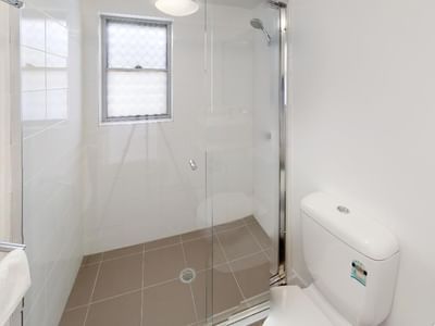 2-Bedroom-Apartment-Bathroom