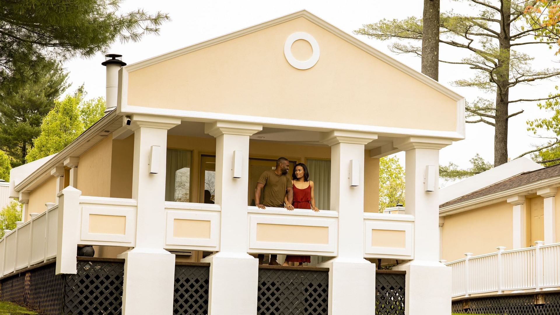 poconos-suites-poconos-honeymoon-resorts-for-couples-cove-pocono
