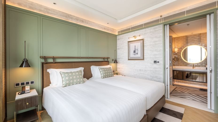 OneBedroom Suite with Lounge Access in a hotel near BTS Skytrain