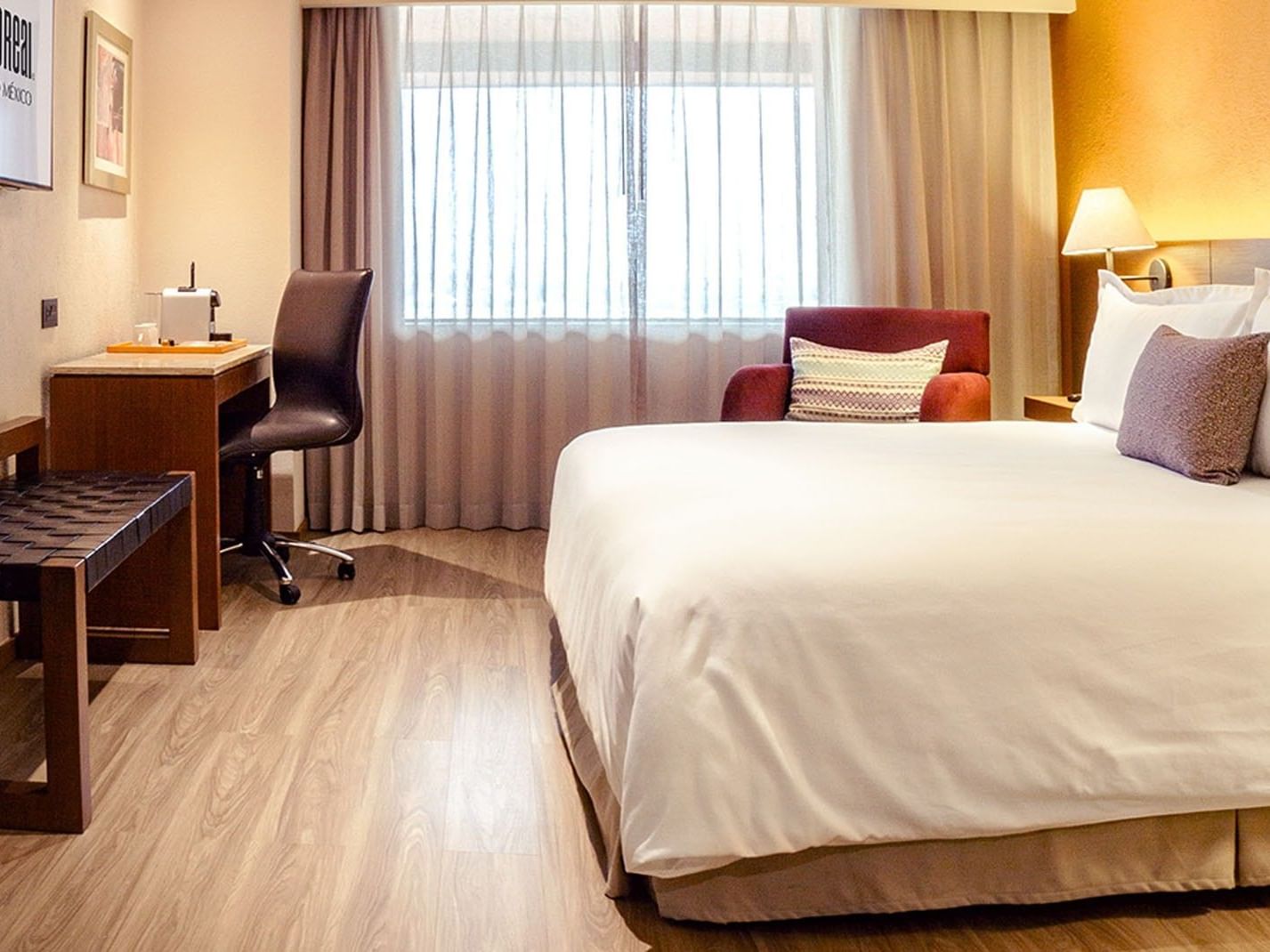 Habitación Camino Real Club King en el hotel Camino Real Aeropuerto México en Ciudad de México