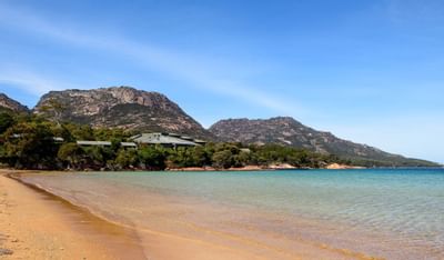 Landscape view of the Richardsons Beach at Freycinet Lodge