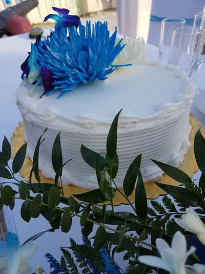 Close-up of wedding cake with a floral decor at Dover Beach Hotel