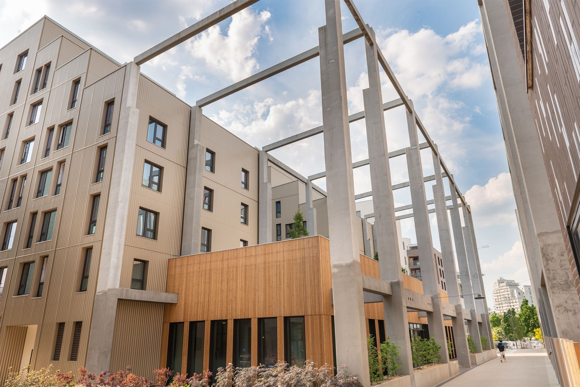 Exterior view of the entrance of Residence Le Monde