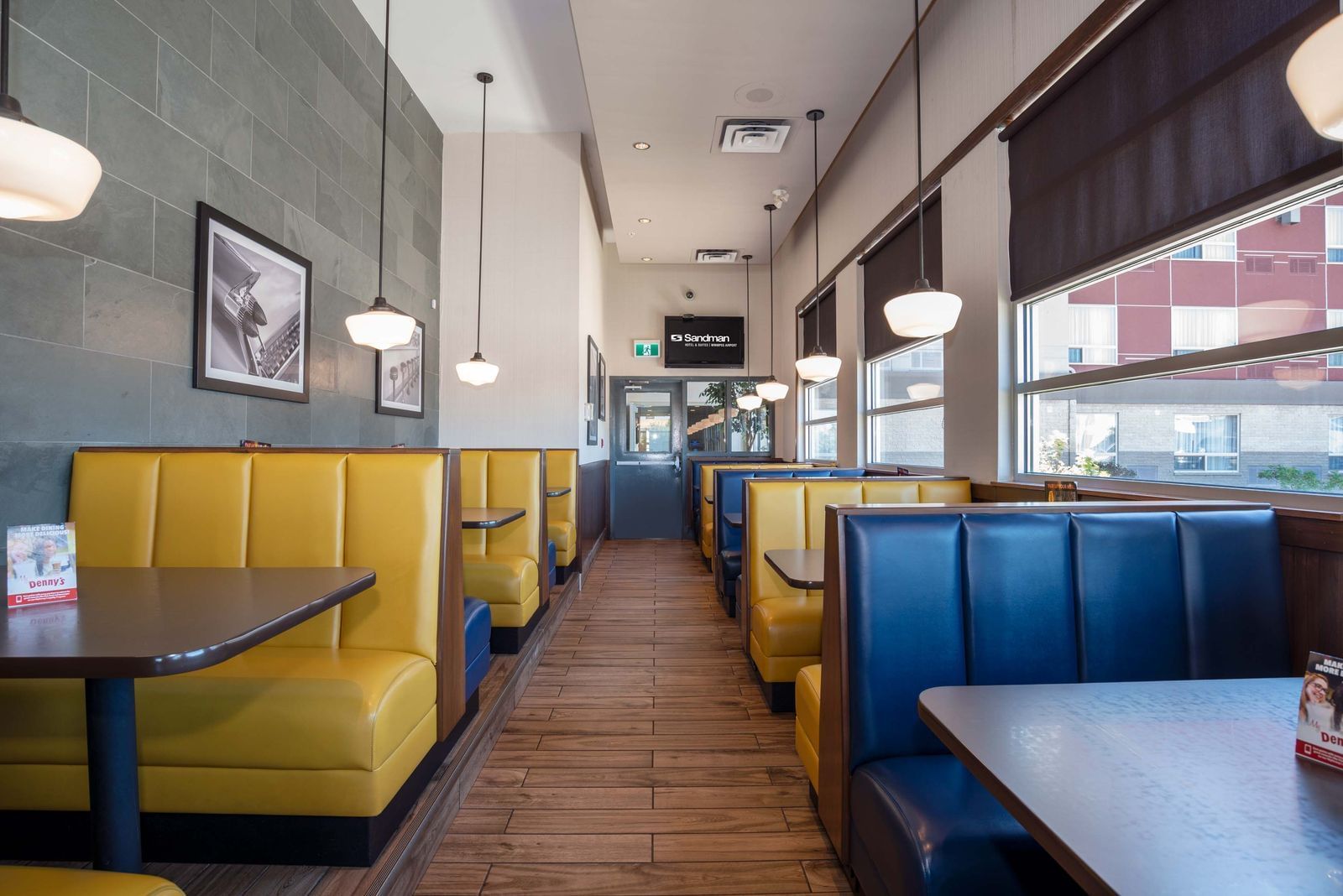 Restaurants Near Winnipeg Airport Sandman Hotel Winnipeg Airport