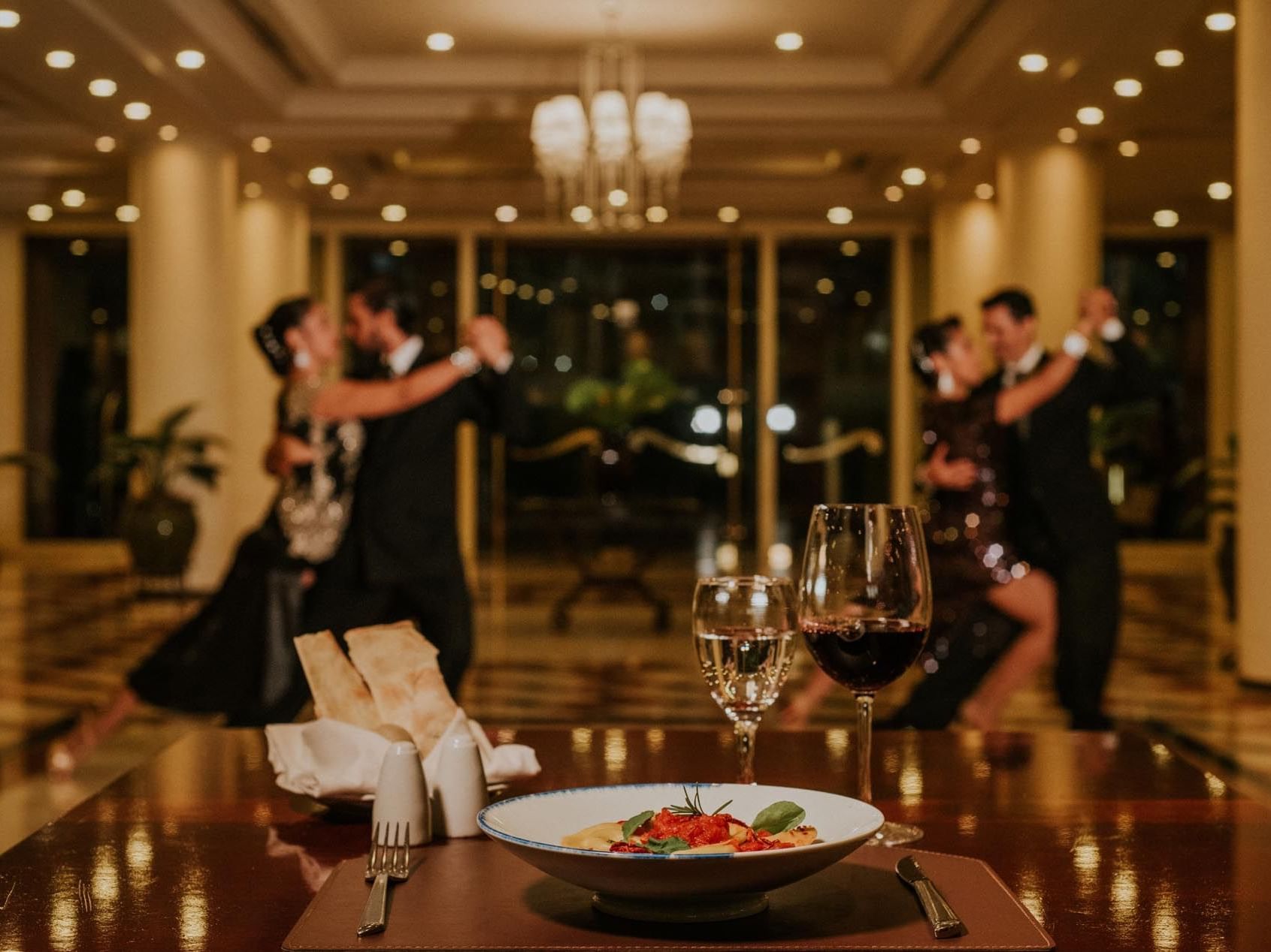 Couples dancing in the Lobby Bar at Grand Hotels Lux