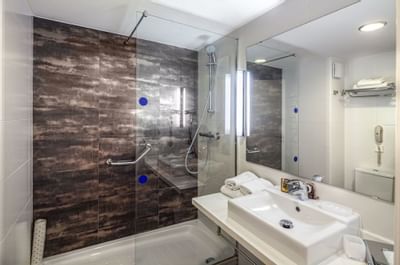 Los Amigos Beach Club Two Bedroom Bathroom Refurbished