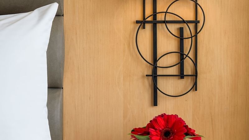 Wall light on the wall in Deluxe Room at Warwick Seattle