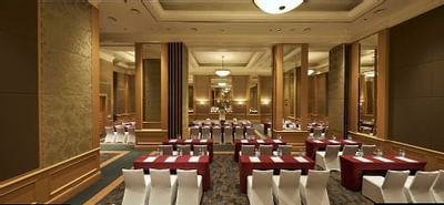 Well-arranged Panorama meeting room at Hanoi Daewoo Hotel