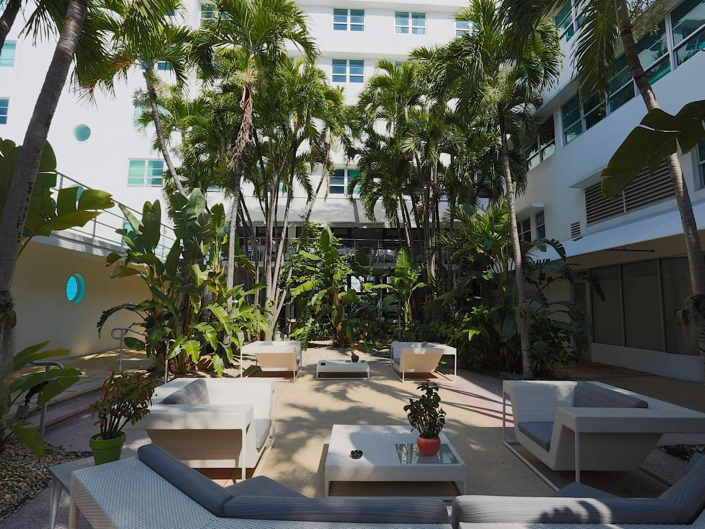 Courtyard outdoor sitting area at Albion Miami Beach