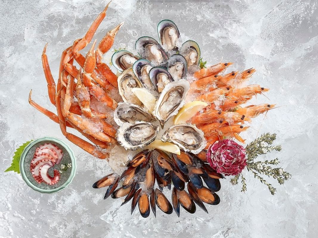 Seafood platter on ice in Café Mosaic at Carlton Hotel Singapore