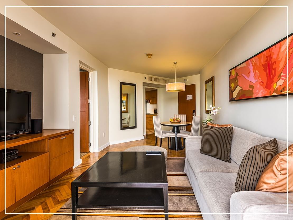 Living area in Suite at Chatrium Residence Sathon