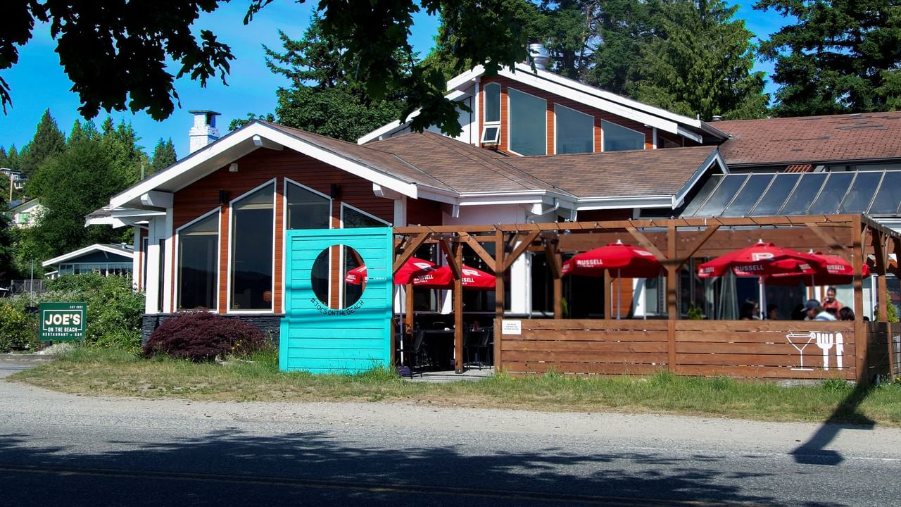 Exterior of the hotel's onsite restaurant, Joe's On The Beach