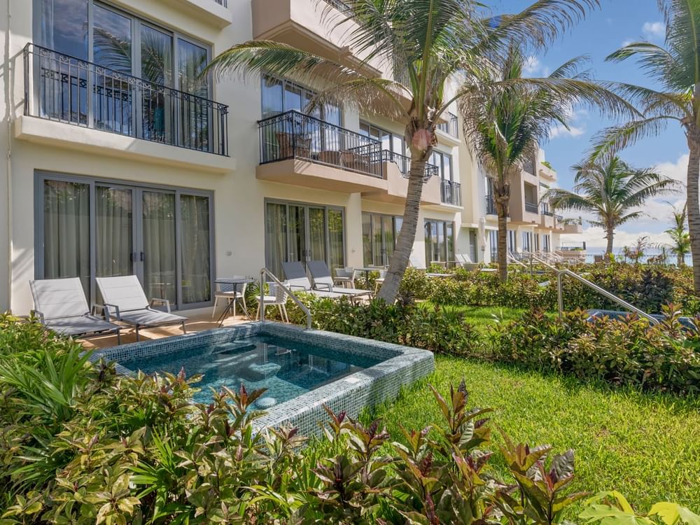 Plunge pool in Premium Room at Fiesta Americana