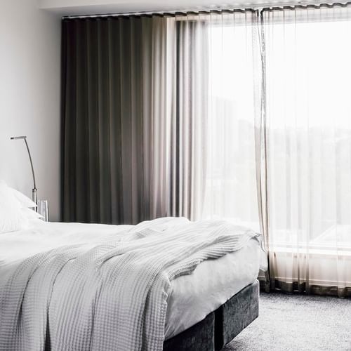 Superior room, 1 king size bed at Como Melbourne
