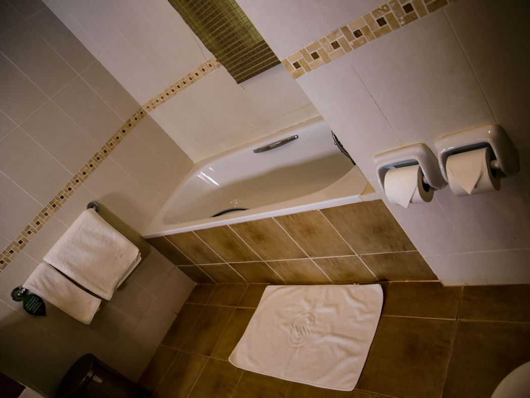 SUITE BATHROOM