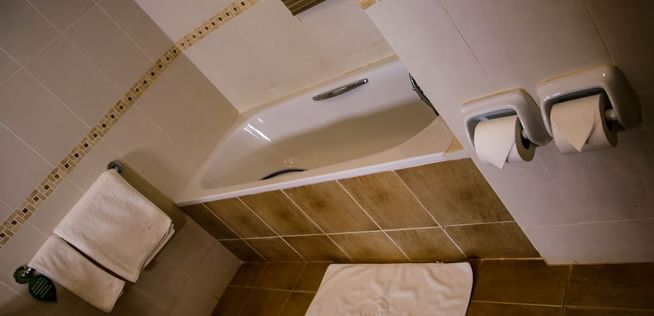 SUITE BATHROOM