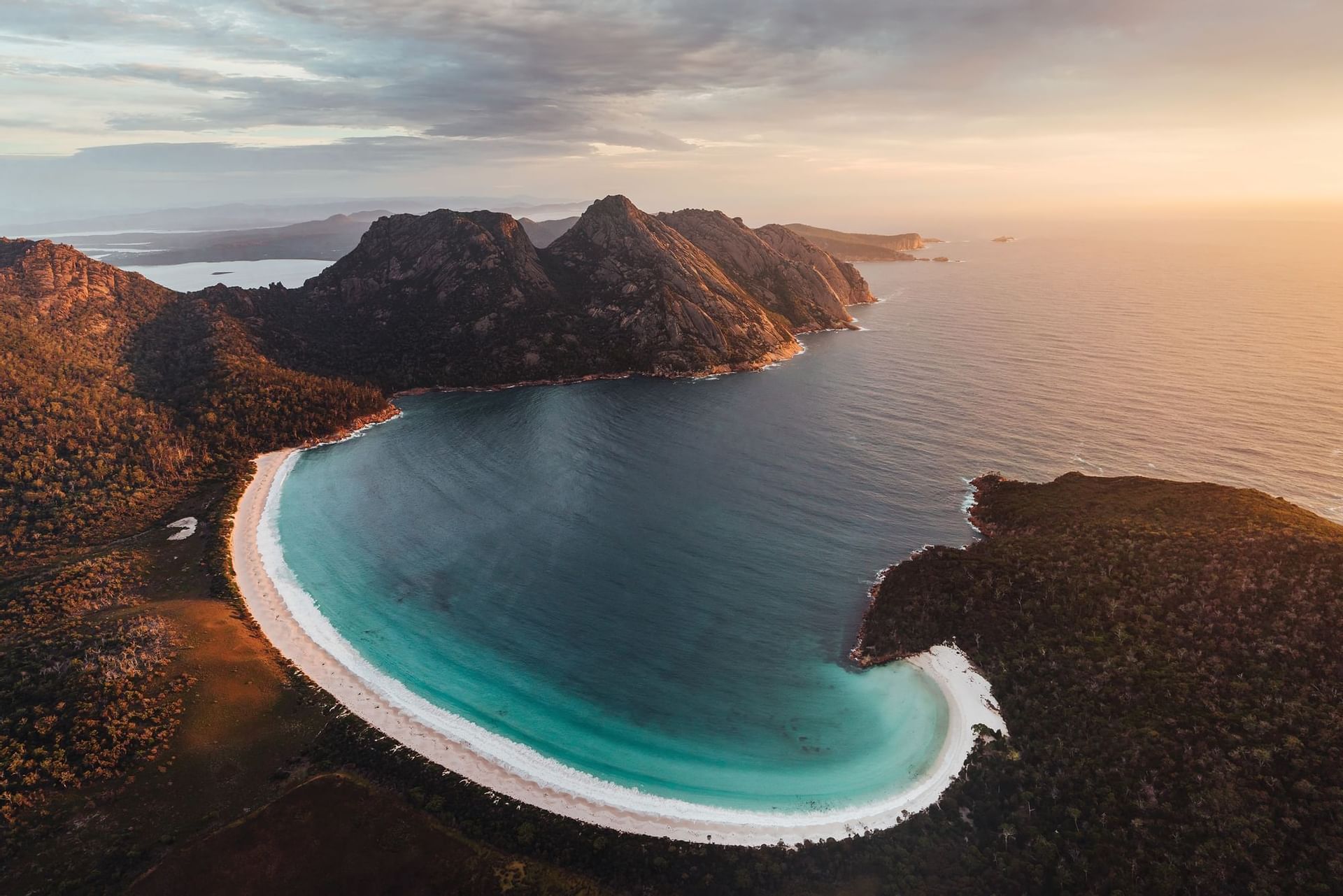 air tours tasmania